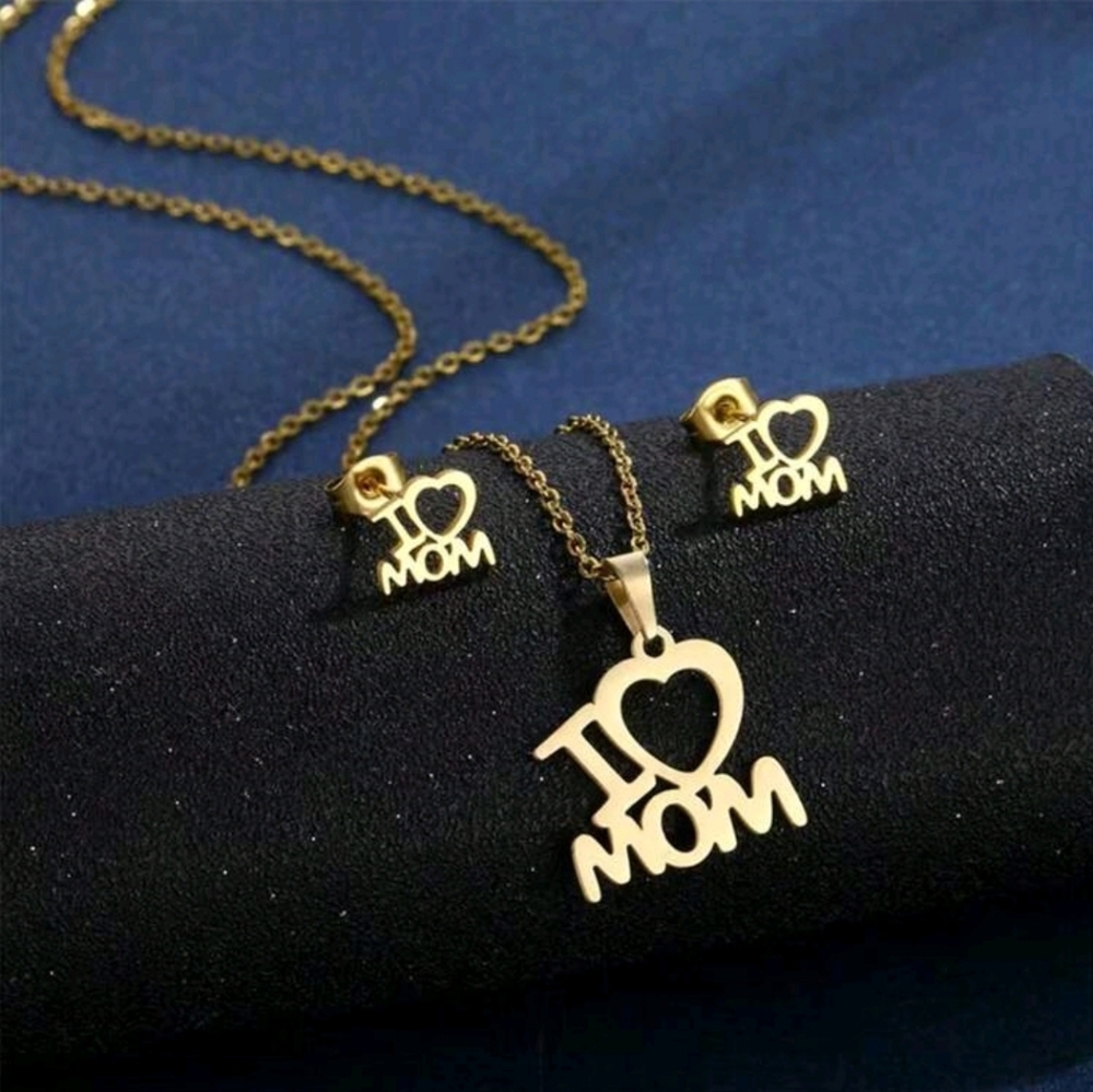 Necklace and earrings set